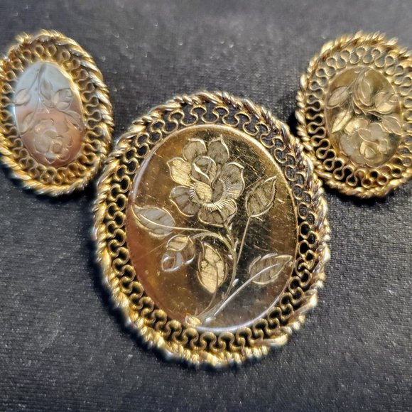 Winard Jewelry - Vintage Winard Gold Filled Brooch and Matching Clip Earrings